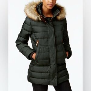 Vince Camuto Women's Green Down Filled Parka with Faux Fur Trim Hood medium